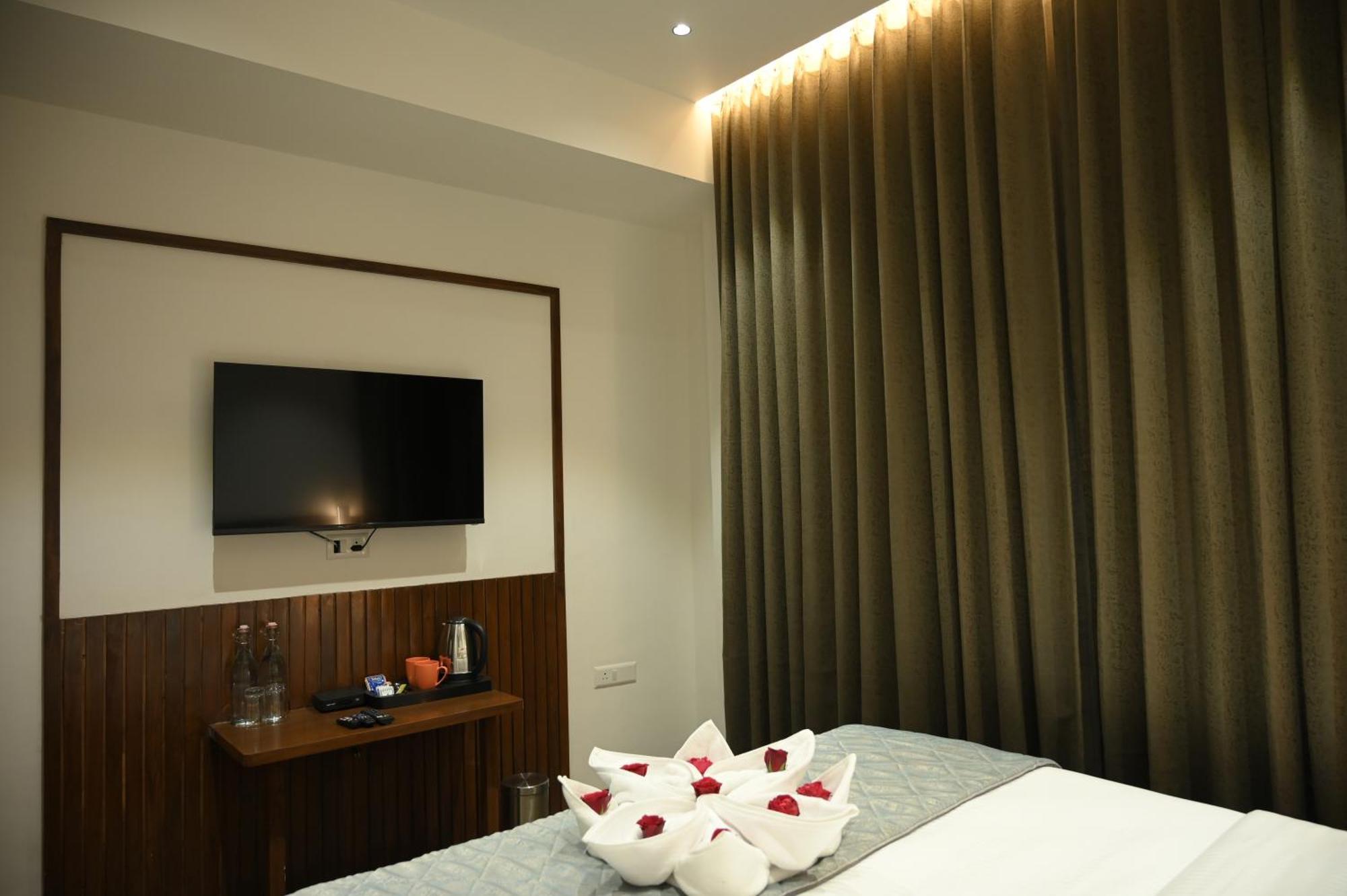 Malkhed Mango Leaf Lake Resort מראה חיצוני תמונה