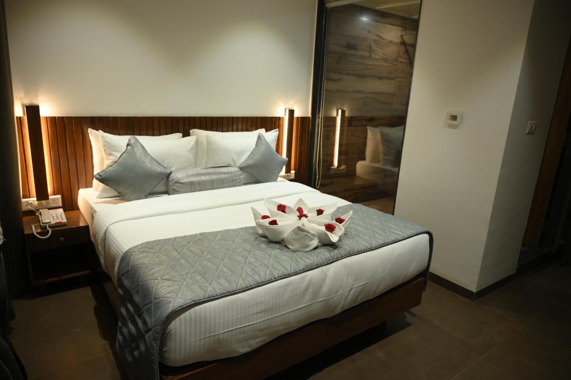 Malkhed Mango Leaf Lake Resort מראה חיצוני תמונה