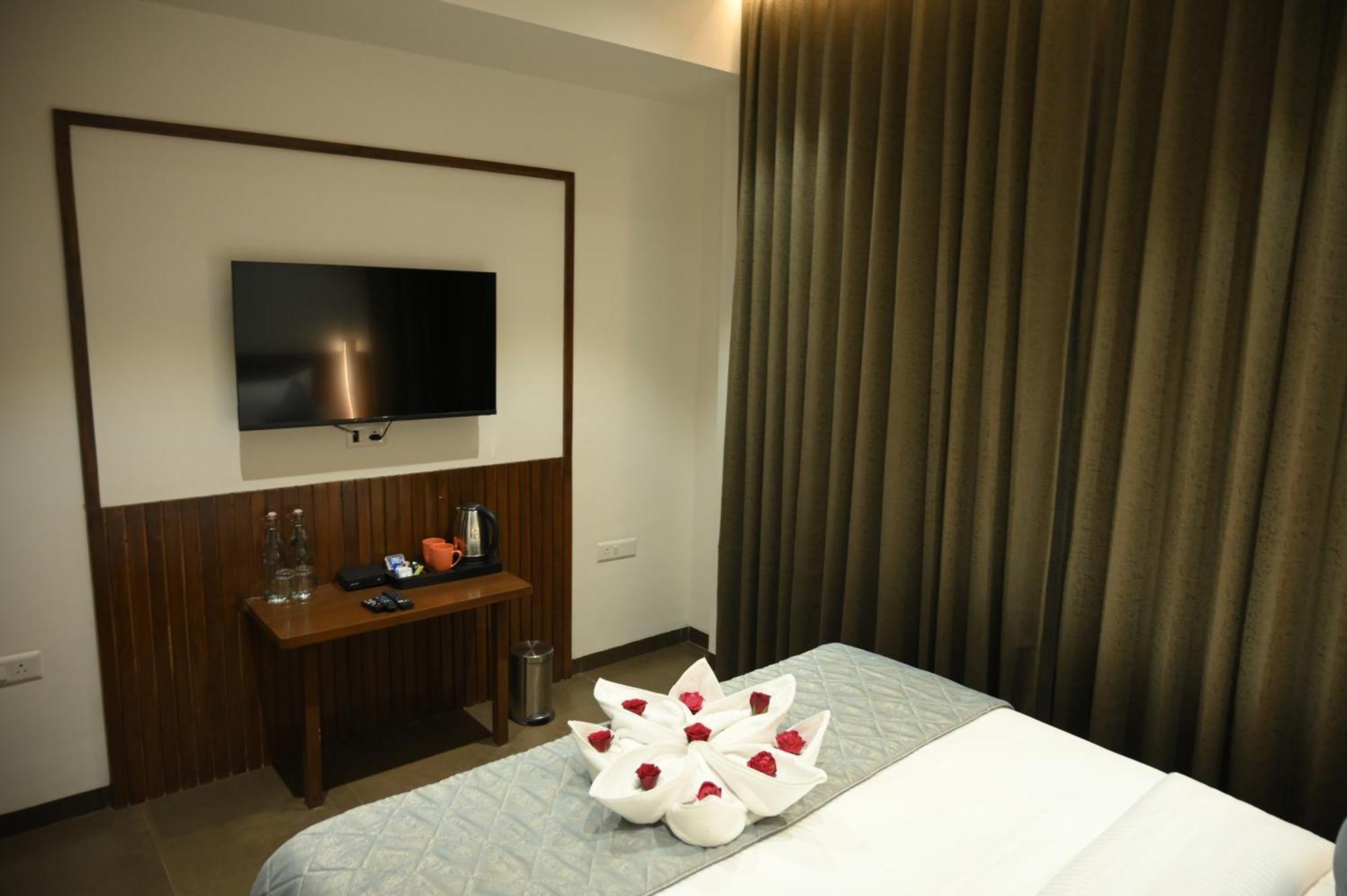 Malkhed Mango Leaf Lake Resort מראה חיצוני תמונה