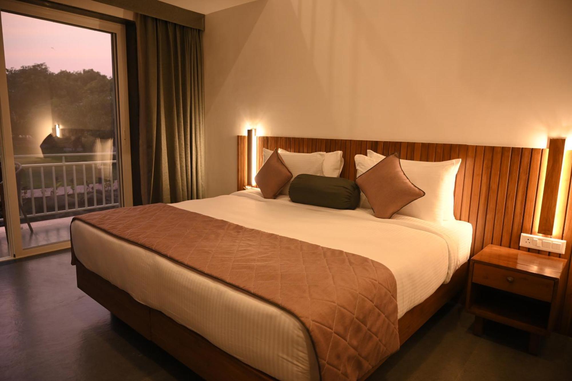 Malkhed Mango Leaf Lake Resort מראה חיצוני תמונה
